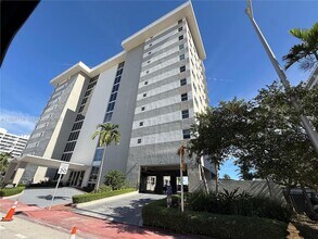 9273 Collins Ave, Unit 207 in Surfside, FL - Building Photo - Building Photo