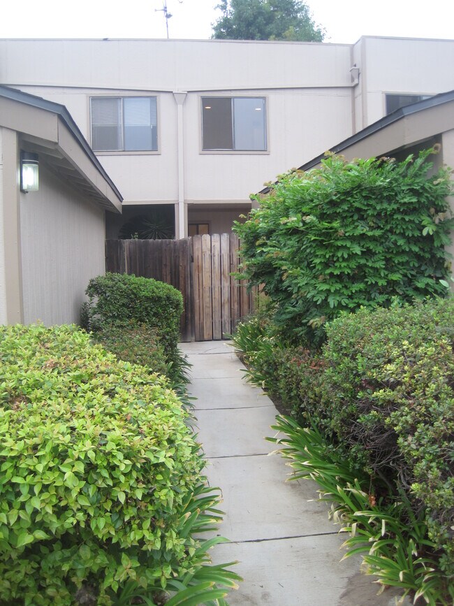 15110 Chatsworth St Rentals in Mission Hills, CA