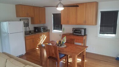 180 Kailua Rd in Kailua, HI - Building Photo - Building Photo