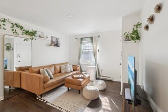 14 A Lakeside Dr in Millburn, NJ - Building Photo - Building Photo