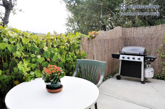 27 Graceland Dr in San Rafael, CA - Building Photo - Building Photo