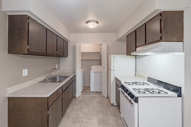 Pointe West Apartments