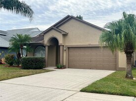 526 Cypress View Dr in Oldsmar, FL - Building Photo