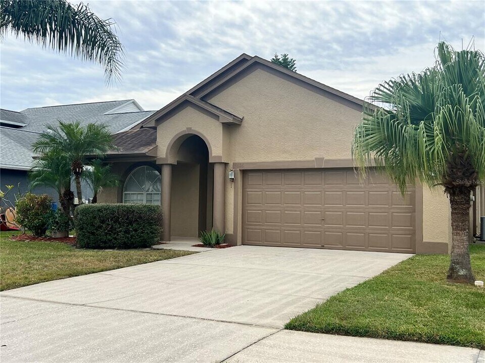 526 Cypress View Dr in Oldsmar, FL - Building Photo