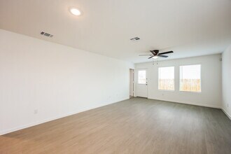 1810 Musk Rose in Converse, TX - Building Photo - Building Photo