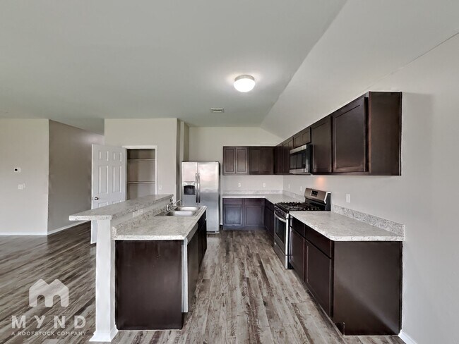5303 Nicole Dr in Tuttle, OK - Building Photo - Building Photo