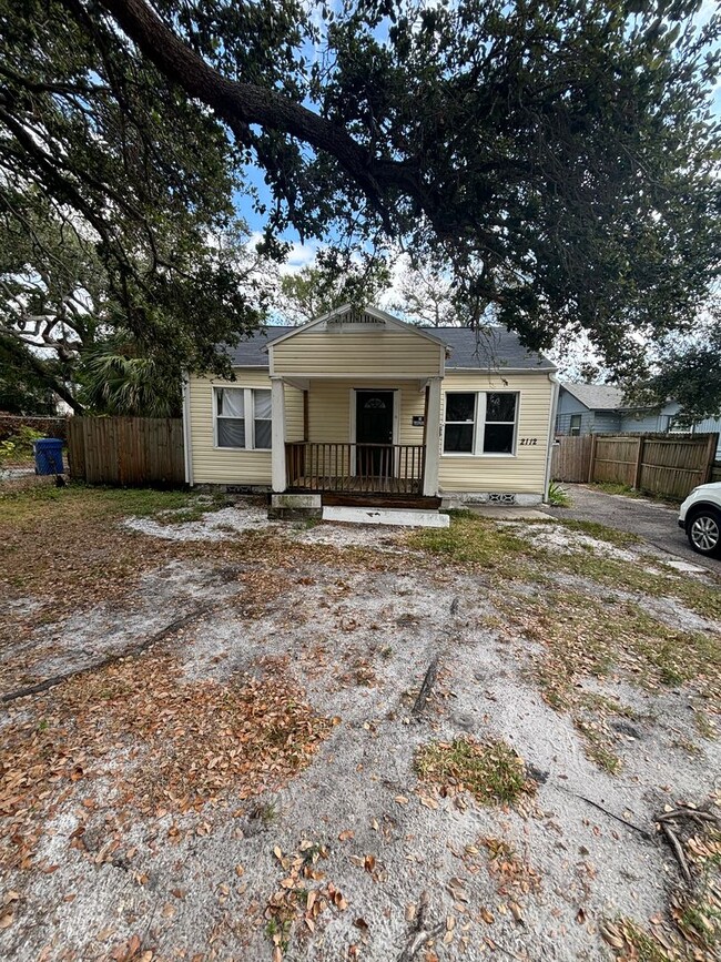 property at 2112 Seminole Blvd S