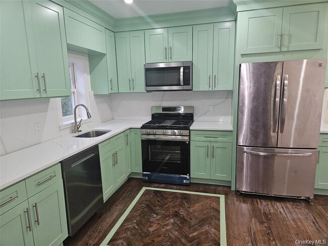 94 Briggs Ave in Yonkers, NY - Building Photo - Building Photo