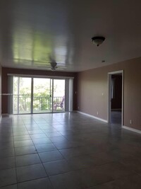 3711 NW 95th Terrace in Sunrise, FL - Foto de edificio - Building Photo