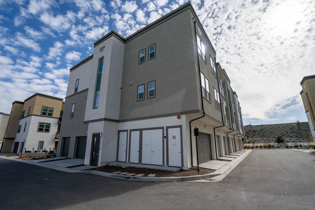 26958 W Sandbar Willow Pl in Valencia, CA - Building Photo
