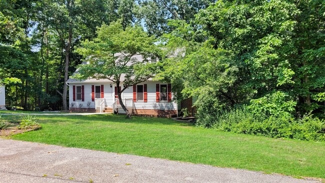 14304 Ramblewood Dr in Chester, VA - Building Photo - Building Photo