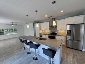 241 W Seaview Dr in Duck Key, FL - Building Photo - Building Photo