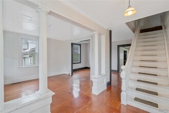 35 W 9th St in Oswego, NY - Foto de edificio - Building Photo