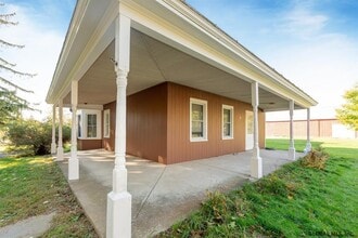 523 Old Plank Rd-Unit -A (Downstairs) in Greenville, NY - Building Photo - Building Photo