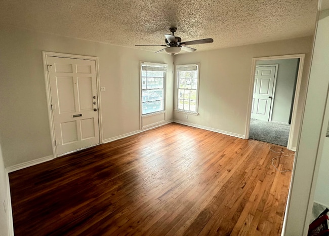 8241 Norvell Dr in Dallas, TX - Building Photo - Building Photo