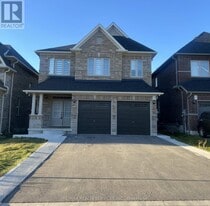 21 Copperhill Hts in Barrie, ON - Building Photo