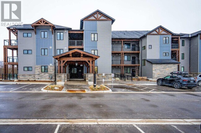 12 Beausoleil Ln in Blue Mountains, ON - Building Photo - Building Photo