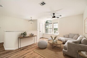 8801 Piney Creek Bend in Austin, TX - Building Photo - Building Photo