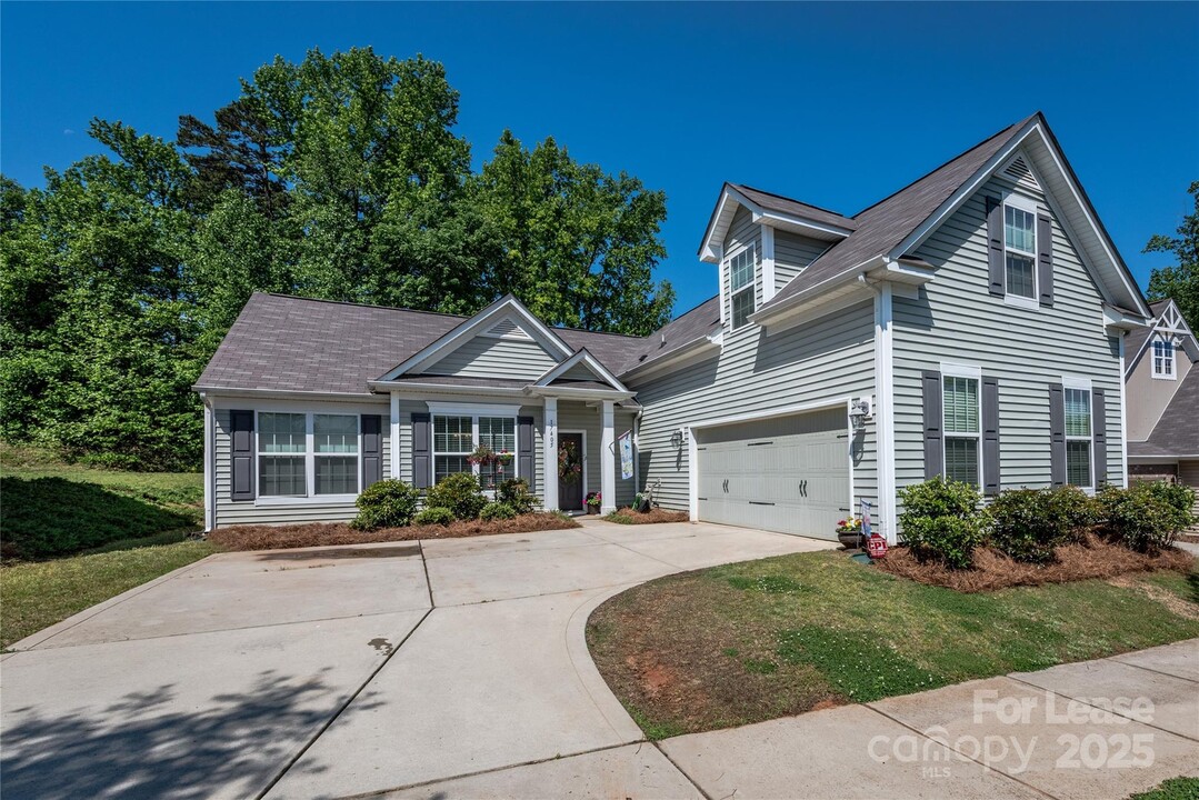 17405 Caldwell Track Dr in Huntersville, NC - Building Photo