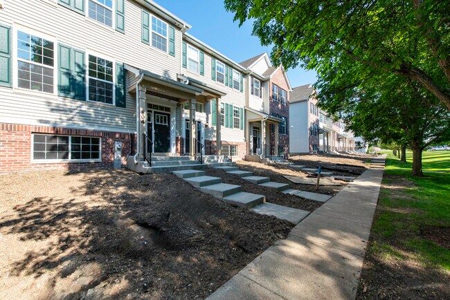 804 Neubauer Circle in Lindenhurst, IL - Building Photo - Building Photo