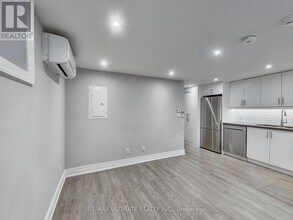 115 Wallace Ave in Toronto, ON - Building Photo - Building Photo