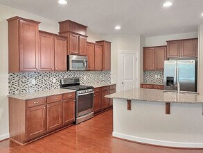Room in Townhome on Pecan Ridge Way in Apex, NC - Building Photo - Building Photo