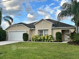 391 SW Millard Dr in Port St. Lucie, FL - Building Photo
