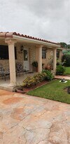 11530 SW 183rd St in Miami, FL - Building Photo