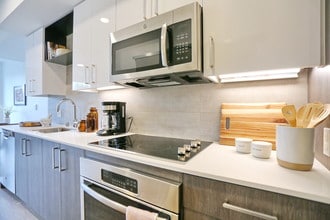 Uptown at Kirkland Urban in Kirkland, WA - Foto de edificio - Interior Photo