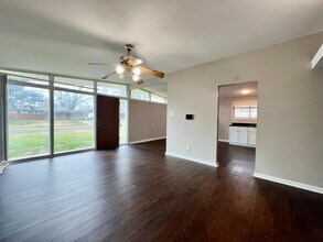 2745 Holiday Hl in Florissant, MO - Building Photo - Building Photo