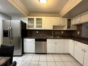 6630 Racquet Club Dr in Lauderhill, FL - Building Photo - Building Photo