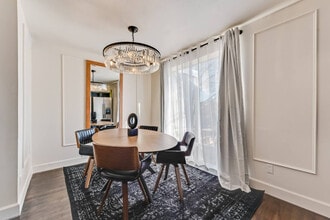 6011 Gaston Ave in Dallas, TX - Foto de edificio - Building Photo