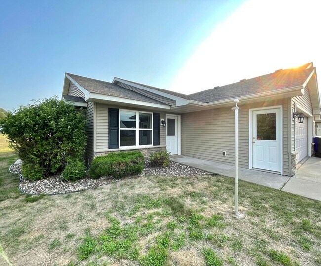 601 W 9th St in New Richmond, WI - Building Photo - Building Photo