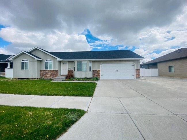 1466 Chesney Ct in Idaho Falls, ID - Foto de edificio - Building Photo