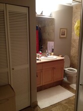 220 1st St, Unit 407 in Kirkland, WA - Building Photo - Building Photo