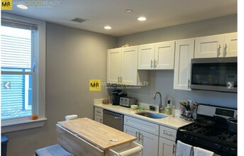 543 E 8th St, Unit 3 in Boston, MA - Building Photo - Building Photo