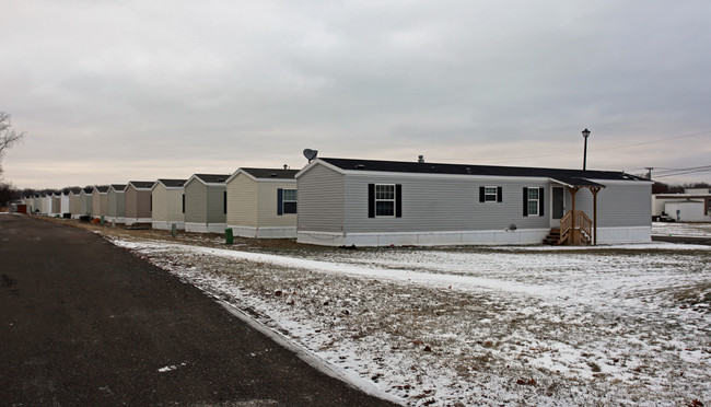 Warren Estates in Warren, MI - Foto de edificio - Building Photo