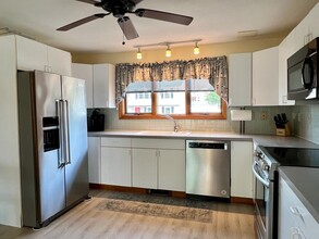 339 Woodstock St in Seabrook, NH - Building Photo - Building Photo