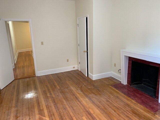 1768 Beacon St, Unit 2A in Brookline, MA - Building Photo - Building Photo