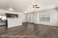 2703A Sidney St photo'