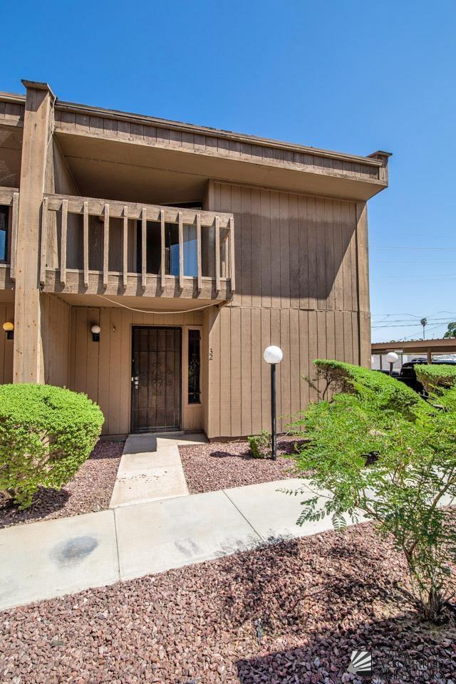 property at 833 S Avenue A