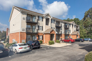 Logan Square - Historical Access Apartments