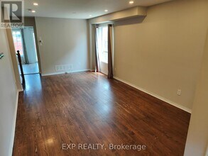 5919 Tampico Way in Mississauga, ON - Building Photo - Building Photo