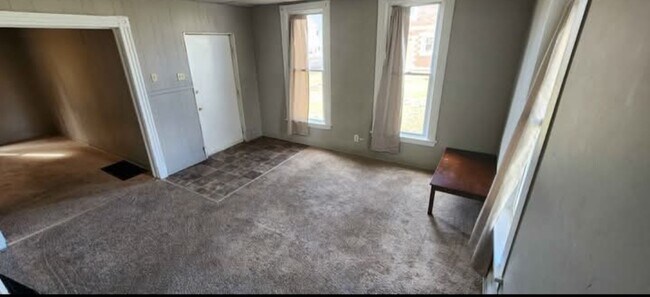 545 W 17th St, Unit Rear House in Erie, PA - Building Photo - Building Photo