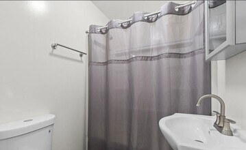 1628 Dumesnil St in Louisville, KY - Building Photo - Building Photo