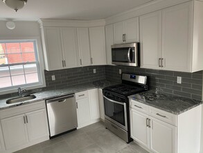 1018 Lafayette St, Unit #2 in Elizabeth, NJ - Building Photo - Building Photo