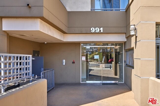 991 Arapahoe St in Los Angeles, CA - Building Photo - Building Photo