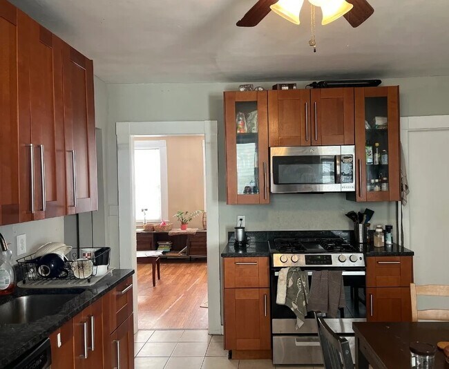 273 Cardinal Medeiros Ave, Unit 2