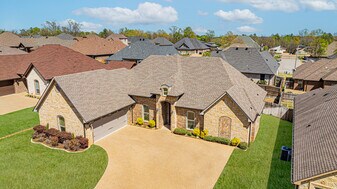 1610 Olympic Drive in Longview, TX - Building Photo