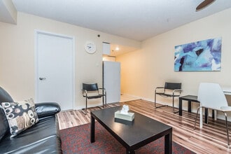 1241 Rue Ste-Élisabeth in Montréal, QC - Building Photo - Building Photo